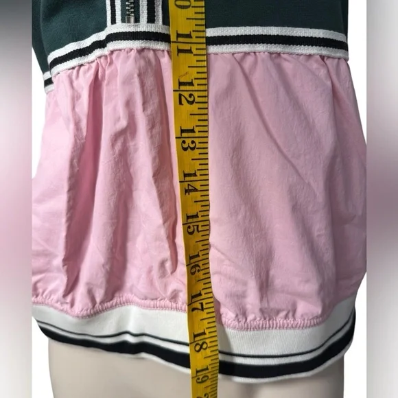 Gola x Anthropologie Hat Trick Windbreaker
imited edition Xsmall (oversized) - Picture 14 of 17